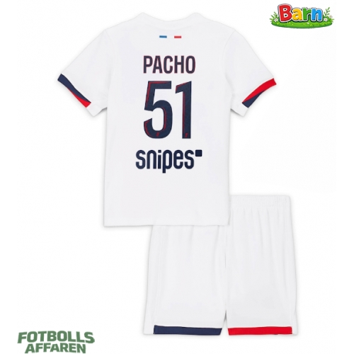 Paris Saint-Germain Willian Pacho #51 Bortaställ Barn 2025-26 Kortärmad (+ Korta byxor)